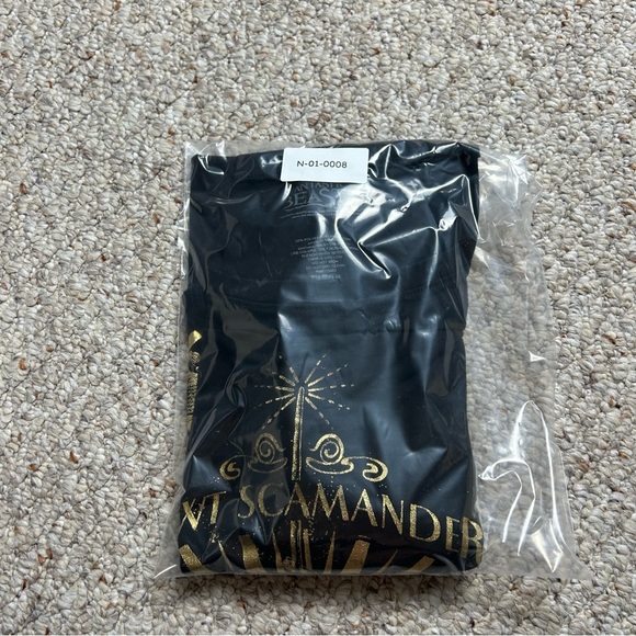 Fantastic Beasts Womens Black Gold Newt Scamander Baseball Style T-Shirt Large - Picture 8 of 8